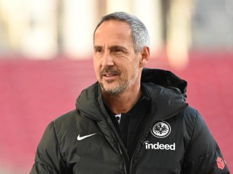 Frankfurts Trainer Adi Hütter rechnet offenbar nicht mit einer allzu langen Pause für seinen angeschlagenen Mittelfeldspieler Sebastian Rode. Foto: Sebastian Gollnow/dpa Frankfurts Trainer Adi Hütter rechnet offenbar nicht mit einer allzu langen Pause für seinen angeschlagenen Mittelfeldspieler Sebastian Rode. Foto: Sebastian Gollnow/dpa