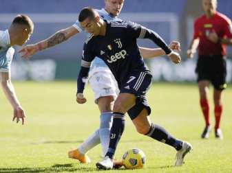 Das Tor von Cristiano Ronaldo (M) reichte nicht zum Juve-Sieg bei Lazio Rom. Foto: Andrew Medichini/AP/dpa Das Tor von Cristiano Ronaldo (M) reichte nicht zum Juve-Sieg bei Lazio Rom. Foto: Andrew Medichini/AP/dpa