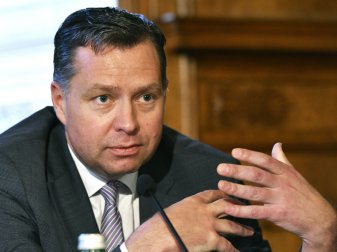 Stephan Mayer über Länderspiele in Corona-Risikogebieten