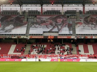 In Salzburg sind gleich sechs Auswahlspieler verschiedener Nationen positiv auf das Coronavirus getestet worden. Foto: Daniel Krug/APA/dpa In Salzburg sind gleich sechs Auswahlspieler verschiedener Nationen positiv auf das Coronavirus getestet worden. Foto: Daniel Krug/APA/dpa