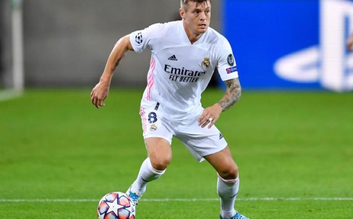 Sieht immer neue Wettbewerbe im Fußball grundsätzlich kritisch: Toni Kroos. Foto: Marius Becker/dpa