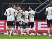 Dank Luca Waldschmidt (3.v.l.) feierte das DFB-Team einen Sieg im Testspiel gegen Tschechien. Foto: Robert Michael/dpa-Zentralbild/dpa