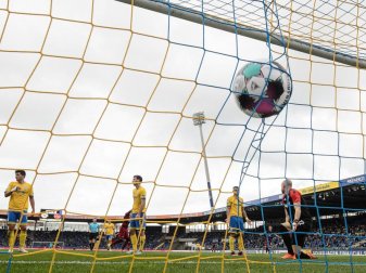 Beim Zweitligisten Eintracht Braunschweig gab es zwei Corona-Fälle. Foto: Swen Pförtner/dpa Beim Zweitligisten Eintracht Braunschweig gab es zwei Corona-Fälle. Foto: Swen Pförtner/dpa