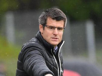 Führt mit dem FC Bayern die Frauen-Bundesliga an: Trainer Jens Scheuer. Foto: picture alliance / Uli Deck/dpa Führt mit dem FC Bayern die Frauen-Bundesliga an: Trainer Jens Scheuer. Foto: picture alliance / Uli Deck/dpa