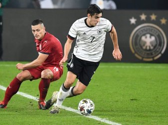 Florian Neuhaus kassiert großes Lob von Trainer Rose Florian Neuhaus kassiert großes Lob von Trainer Rose