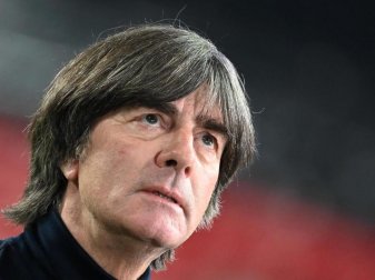 Baut gegen die Ukraine auf sein angestammtes Personal: Bundestrainer Joachim Löw. Foto: Federico Gambarini/dpa Baut gegen die Ukraine auf sein angestammtes Personal: Bundestrainer Joachim Löw. Foto: Federico Gambarini/dpa