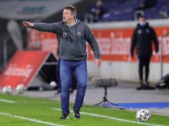 Lukas Kwasniok baut die Tabellenführung mit Saarbrücken aus Lukas Kwasniok baut die Tabellenführung mit Saarbrücken aus