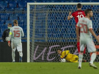 Scheiterte gegen die Schweiz gleich zweimal vom Punkt: Spanien-Kapitän Sergio Ramos. Foto: Georgios Kefalas/KEYSTONE/dpa