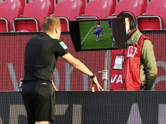 Schiedsrichter sehen Elfmeterflut unkritisch Schiedsrichter sehen Elfmeterflut unkritisch