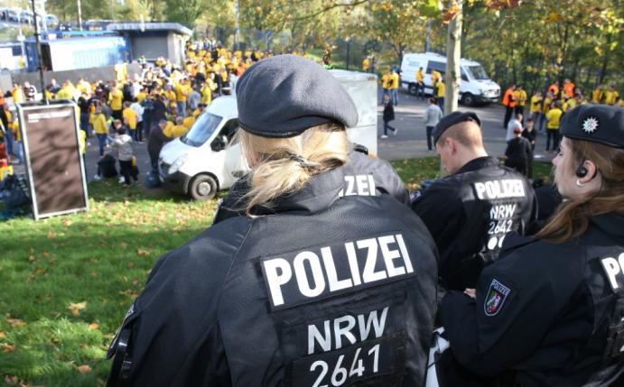 Illegales Fußballturnier wird von Polizei gestoppt