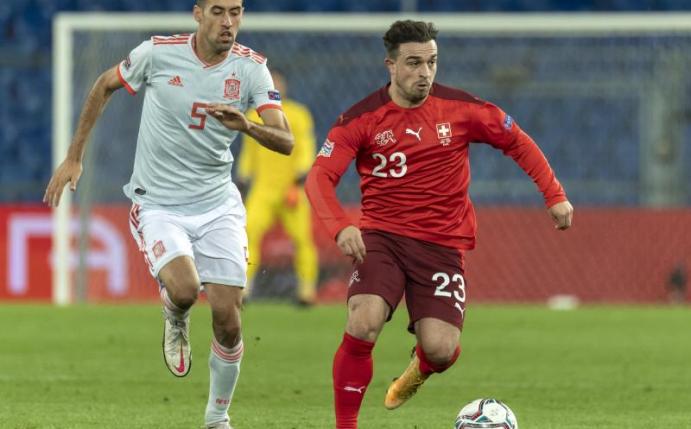 Fehlt Spanien gegen die DFB-Elf: Sergio Busquets (l). Foto: Georgios Kefalas/KEYSTONE/dpa