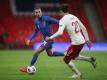 Jordan Henderson (l.) fehlt den Three Lions gegen Island