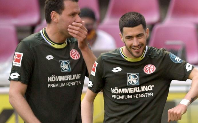 Adam Szalai (l.) fehlt Mainz  für mindestens vier Wochen