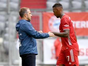 Münchens Trainer Hansi Flick (l) schätzt Jerome Boateng (r) sehr. Foto: Sven Hoppe/dpa-Pool/dpa Münchens Trainer Hansi Flick (l) schätzt Jerome Boateng (r) sehr. Foto: Sven Hoppe/dpa-Pool/dpa
