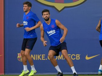 Gerard Pique (r.) und Sergi Roberto fallen länger aus Gerard Pique (r.) und Sergi Roberto fallen länger aus