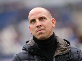 Konnte einen juristischen Teilerfolg verbuchen: Ex-96-Sportdirektor Jan Schlaudraff. Foto: Peter Steffen/dpa Konnte einen juristischen Teilerfolg verbuchen: Ex-96-Sportdirektor Jan Schlaudraff. Foto: Peter Steffen/dpa