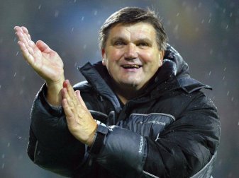 Ist von den Gladbacher Königsklassen-Vorstellungen sehr angetan: Ex-Coach Hans Meyer. Foto: picture alliance / Gero Breloer/dpa Ist von den Gladbacher Königsklassen-Vorstellungen sehr angetan: Ex-Coach Hans Meyer. Foto: picture alliance / Gero Breloer/dpa