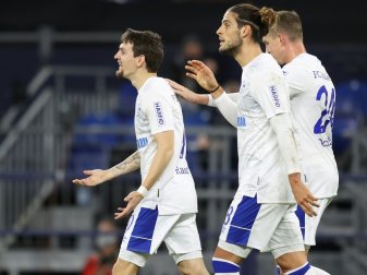 Schalke: Oczipka (r.) und Paciencia (2. v. l.) fehlen Schalke: Oczipka (r.) und Paciencia (2. v. l.) fehlen
