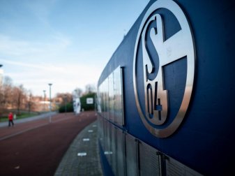 Der Schalke 04 steckt in einer tiefen Krise. Foto: Fabian Strauch/dpa Der Schalke 04 steckt in einer tiefen Krise. Foto: Fabian Strauch/dpa