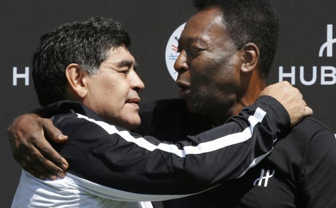 Auch Pele (r.) trauert um seinen Freund Diego Maradona