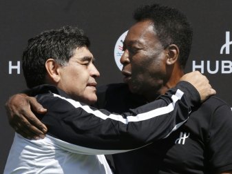 Auch Pele (r.) trauert um seinen Freund Diego Maradona Auch Pele (r.) trauert um seinen Freund Diego Maradona