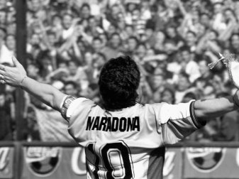 Die Sportwelt betrauert den Tod von Diego Maradona Die Sportwelt betrauert den Tod von Diego Maradona