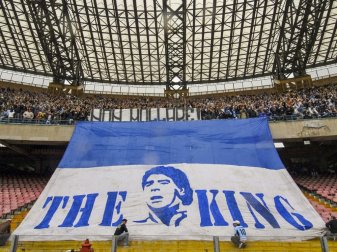 Maradona spielte von 1884 bis 1991 für Neapel Maradona spielte von 1884 bis 1991 für Neapel