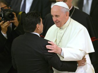 Papst Franziskus betet für Diego Maradona Papst Franziskus betet für Diego Maradona