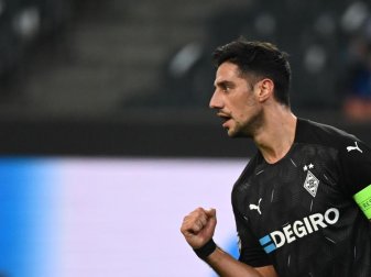 Gladbachs Kapitän Lars Stindl geht voran und ist zudem einmal mehr Matchwinner seines Teams. Foto: Federico Gambarini/dpa Gladbachs Kapitän Lars Stindl geht voran und ist zudem einmal mehr Matchwinner seines Teams. Foto: Federico Gambarini/dpa