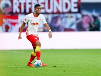 Fällt für RB Leipzig aus: Benjamin Henrichs am Ball. Foto: Jan Woitas/dpa-Zentralbild/dpa Fällt für RB Leipzig aus: Benjamin Henrichs am Ball. Foto: Jan Woitas/dpa-Zentralbild/dpa