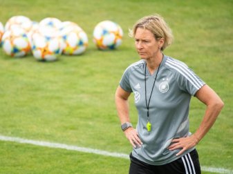 Will «dynamisch zu null spielen und die Spiele gewinnen»: Bundestrainerin Martina Voss-Tecklenburg. Foto: Sebastian Gollnow/dpa Will «dynamisch zu null spielen und die Spiele gewinnen»: Bundestrainerin Martina Voss-Tecklenburg. Foto: Sebastian Gollnow/dpa