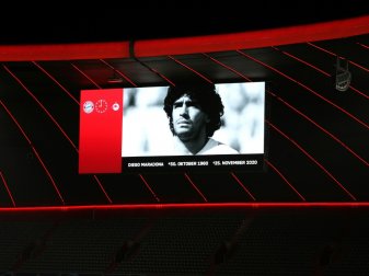 Schweigeminute für Maradona auch in der Bundesliga Schweigeminute für Maradona auch in der Bundesliga