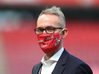 Kölns Geschäftsführer Alexander Wehrle rechnet mit einem hohen Umsatzverlust. Foto: Lars Baron/Getty/Pool/dpa Kölns Geschäftsführer Alexander Wehrle rechnet mit einem hohen Umsatzverlust. Foto: Lars Baron/Getty/Pool/dpa