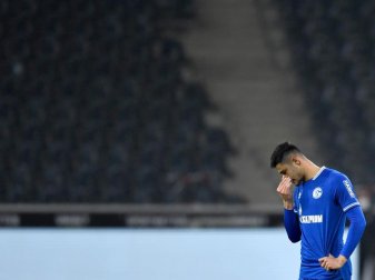 Ozan Kabak und der FC Schalke 04 musste gegen Borussia Mönchengladbach die nächste Niederlage hinnehmen. Foto: Marius Becker/dpa Ozan Kabak und der FC Schalke 04 musste gegen Borussia Mönchengladbach die nächste Niederlage hinnehmen. Foto: Marius Becker/dpa