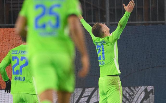 Der VfL Wolfsburg gewann erstmals seit fünf Jahren innerhalb einer Saison mal wieder drei Bundesliga-Heimspiele in Serie. Foto: Swen Pförtner/dpa