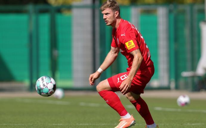 Alexander Mühling brachte Kiel in Führung