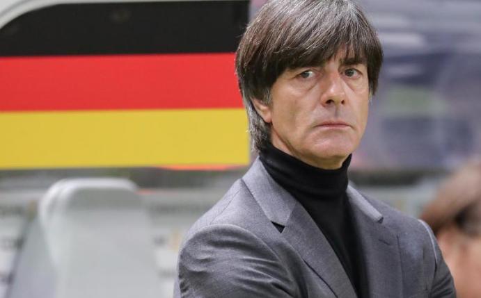 Steht nach dem 0:6 in Sevilla gegen Spanien in der Kritik: Bundestrainer Joachim Löw. Foto: Jan Woitas/dpa-Zentralbild/dpa