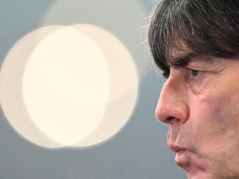 Bleibt bis 2021 Bundestrainer: Joachim Löw kann seinen Kurs der Erneuerung fortsetzen. Foto: Robert Michael/dpa-Zentralbild/dpa Bleibt bis 2021 Bundestrainer: Joachim Löw kann seinen Kurs der Erneuerung fortsetzen. Foto: Robert Michael/dpa-Zentralbild/dpa