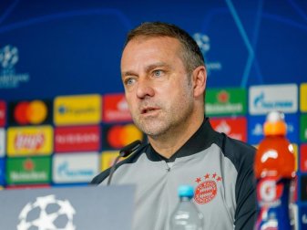 Trainer Hansi Flick setzt mit dem FC Bayern als feststehender Gruppensieger und Achtelfinalist nicht auf seine Bestbesetzung. Foto: Marco Donato/FC Bayern München AG/FCB/dpa