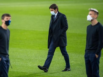Die Inter-Spieler und Coach Antonio Conte (M) wurden in Mönchengladbach in ihrer Nachtruhe gestört. Foto: Marius Becker/dpa Die Inter-Spieler und Coach Antonio Conte (M) wurden in Mönchengladbach in ihrer Nachtruhe gestört. Foto: Marius Becker/dpa