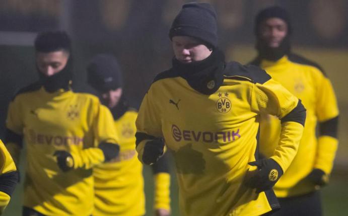 Die Spieler von Borussia Dortmund beim Abschlusstraining für das Spiel gegen Lazio. Foto: Bernd Thissen/dpa