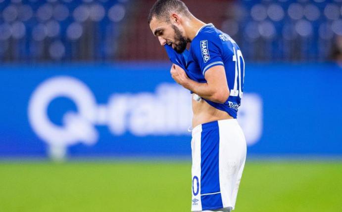 Kann seine Suspendierung nicht nachvollziehen: Schalke-Profi Nabil Bentaleb. Foto: Guido Kirchner/dpa