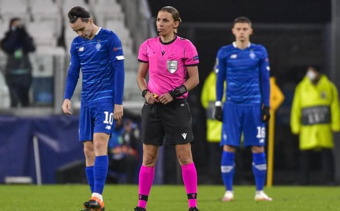 Schiedsrichterin Stéphanie Frappart leitete die Partie zwischen Juventus Turin und Dynamo Kiew. Foto: Marco Alpozzi/LaPresse/dpa