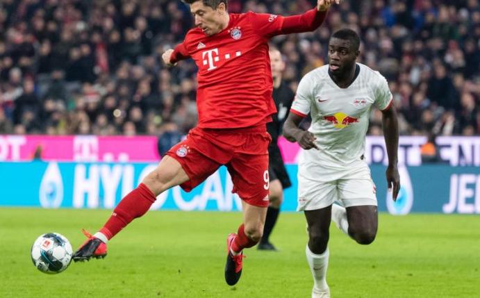 Am 10. Spieltag empfängt der FC Bayern München im heimischen Stadion RB Leipzig. Foto: Matthias Balk/dpa