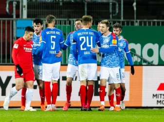 Holstein Kiel feierte gegen den VfL Bochum einen klaren Heimsieg. Foto: Frank Molter/dpa