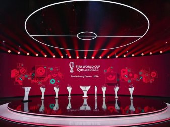 Blick auf die Bühne vor Beginn der Gruppen-Auslosung Europa zur WM-Qualifikation 2022. Foto: Kurt Schorrer/FIFA/dpa Blick auf die Bühne vor Beginn der Gruppen-Auslosung Europa zur WM-Qualifikation 2022. Foto: Kurt Schorrer/FIFA/dpa