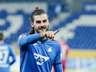 Hoffenheims Torschütze Florian Grillitsch jubelt über sein Tor zum 2:1. Foto: Uwe Anspach/dpa Hoffenheims Torschütze Florian Grillitsch jubelt über sein Tor zum 2:1. Foto: Uwe Anspach/dpa