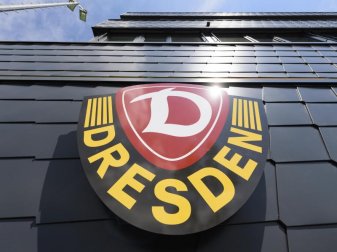 Dynamo Dresden hat 30.000 symbolische Eintrittskarten für das Pokalspiel gegen den SV Darmstadt 98 verkauft. Foto: Robert Michael/dpa-Zentralbild/dpa Dynamo Dresden hat 30.000 symbolische Eintrittskarten für das Pokalspiel gegen den SV Darmstadt 98 verkauft. Foto: Robert Michael/dpa-Zentralbild/dpa