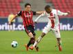 Makoto Hasebe (l.) ist der aktuell älteste BL-Spieler