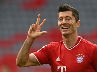 Lewandowski auf der Shortlist mit Messi und Ronaldo Lewandowski auf der Shortlist mit Messi und Ronaldo
